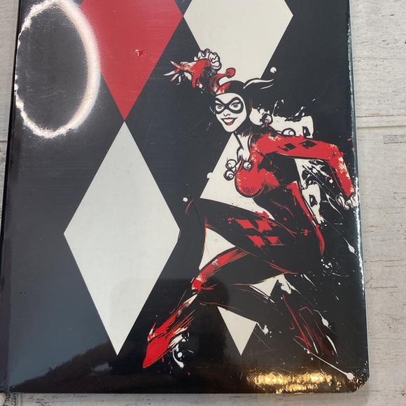 Loot Crate Exclusive Harley Quinn Journal - Picture 2 of 6